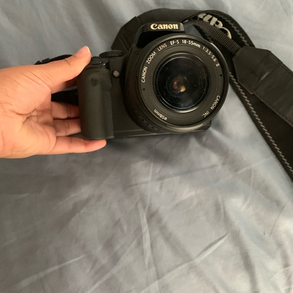 Canon Camera - Picture 2 of 5